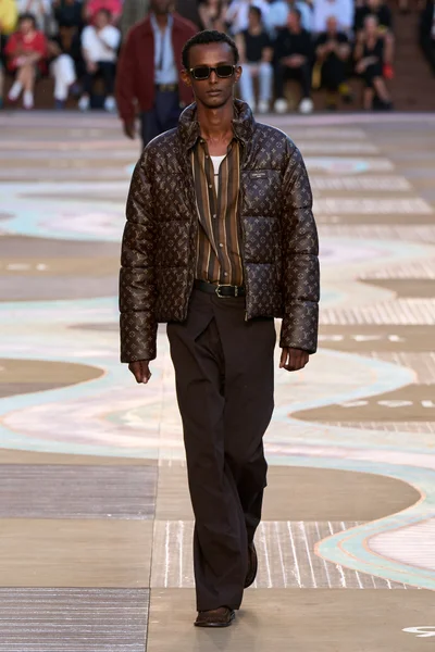 Look 17